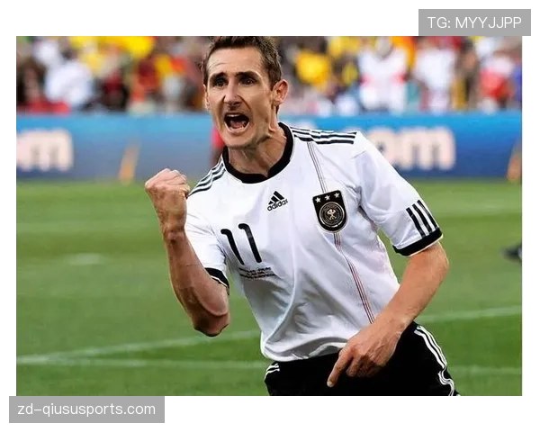 伊萨克无球跑位与持球推进解析：为何被称为“最像边锋的中锋”