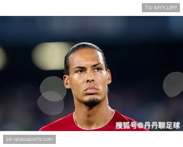 博努奇与范戴克:中卫出球重心从后场组织转向防线前提 博努奇与范戴克:中卫出球重心从后场组织转向防线前提